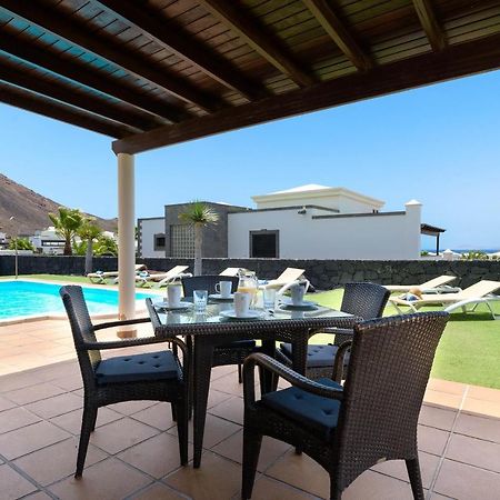 Villa Los Dragos Плая Бланка Екстериор снимка