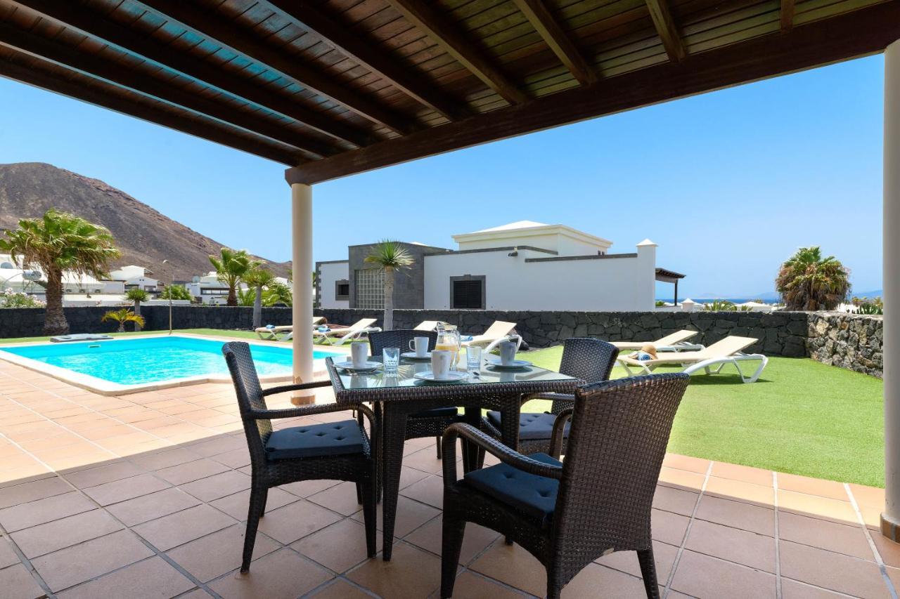 Villa Los Dragos Плая Бланка Екстериор снимка