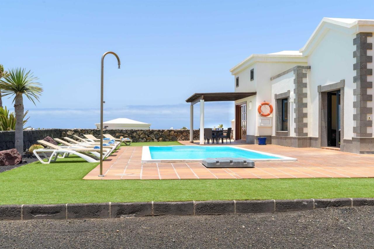 Villa Los Dragos Плая Бланка Екстериор снимка