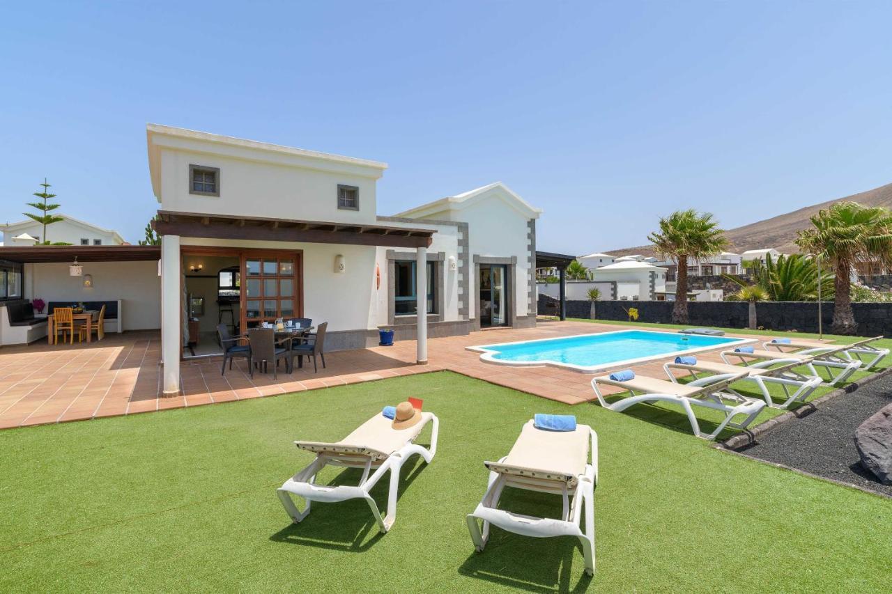 Villa Los Dragos Плая Бланка Екстериор снимка