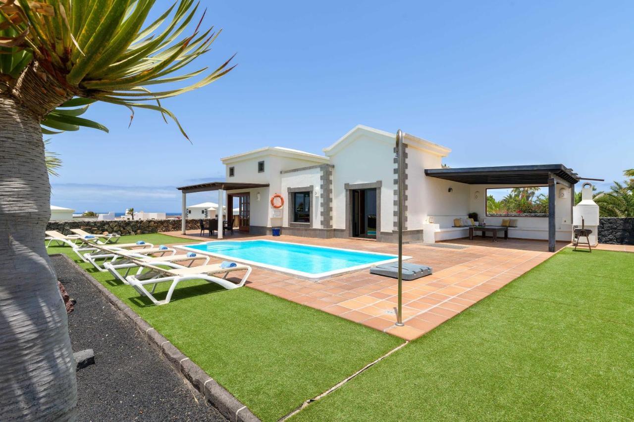 Villa Los Dragos Плая Бланка Екстериор снимка