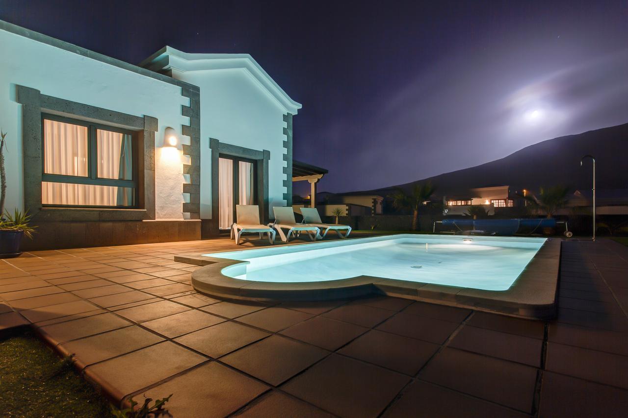 Villa Los Dragos Плая Бланка Екстериор снимка