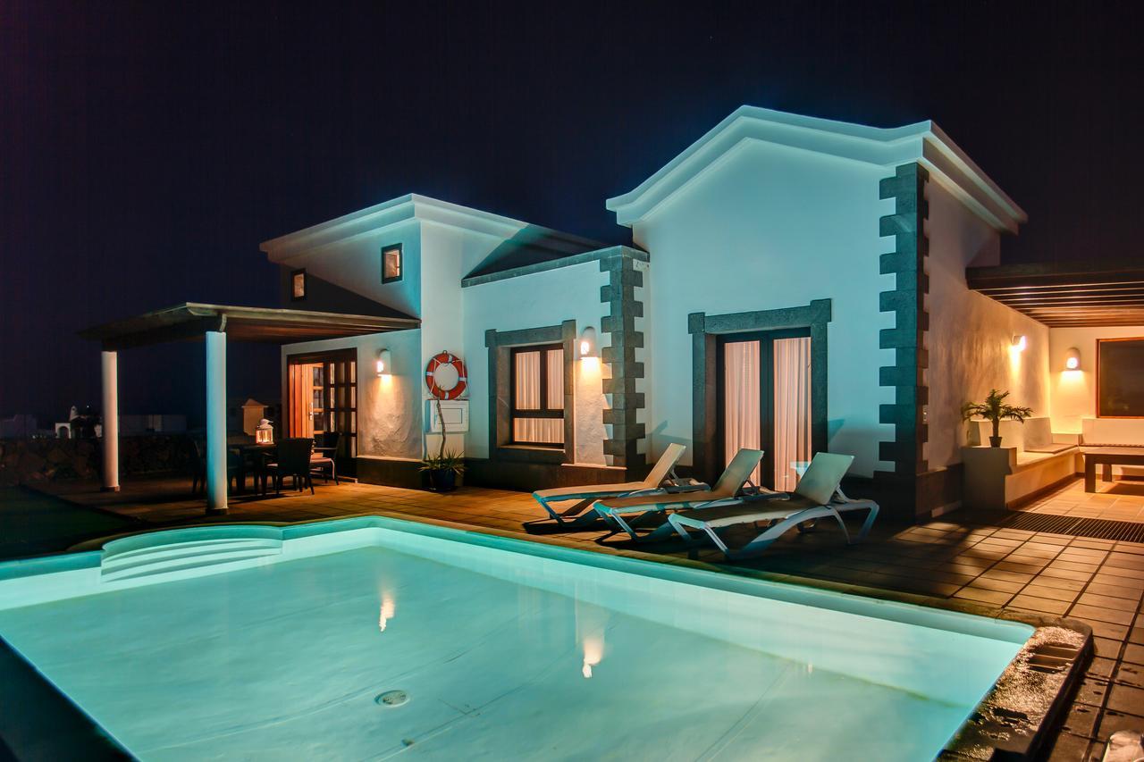 Villa Los Dragos Плая Бланка Екстериор снимка